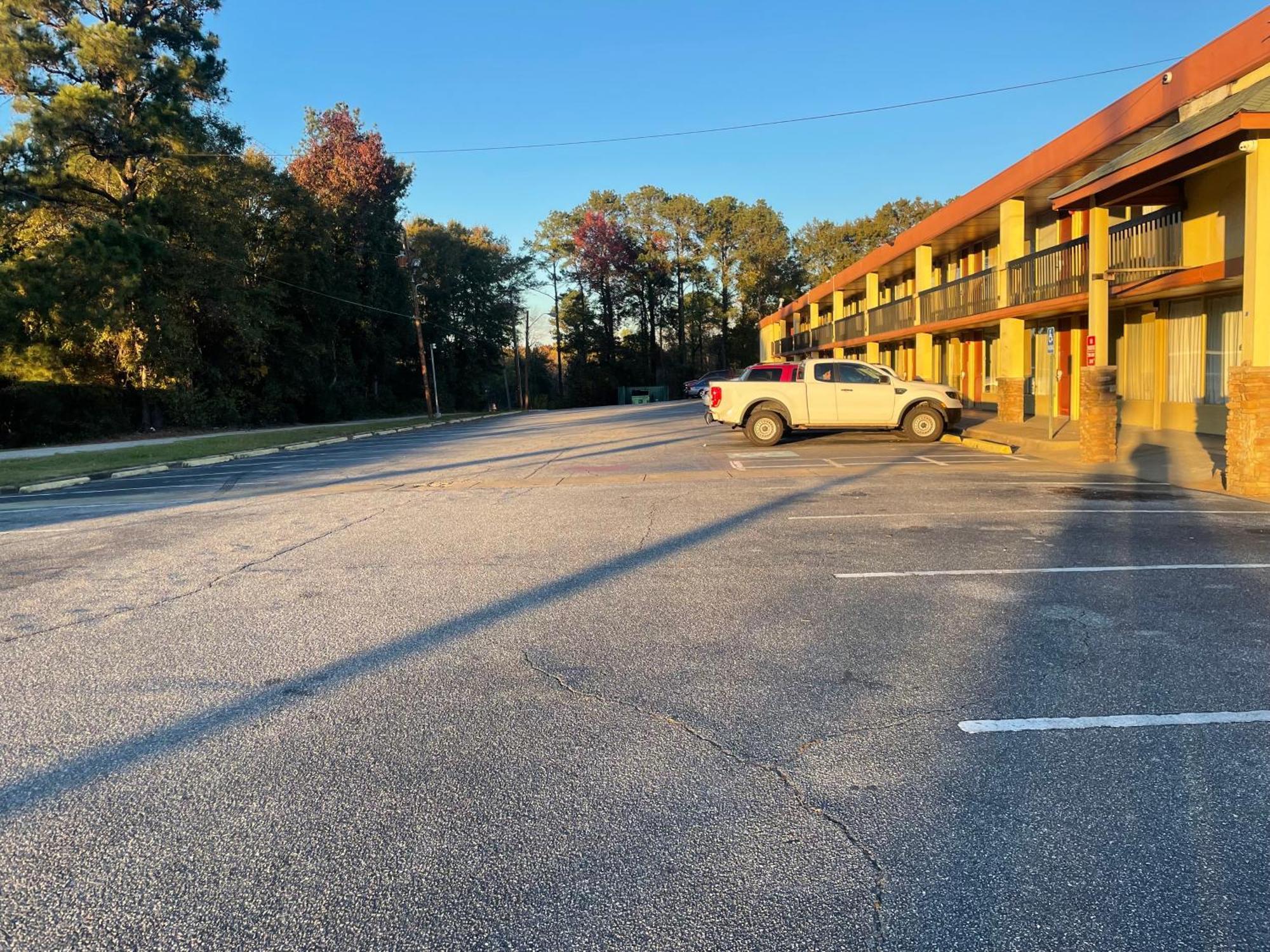 Budgetel Inn Phenix City Eksteriør billede